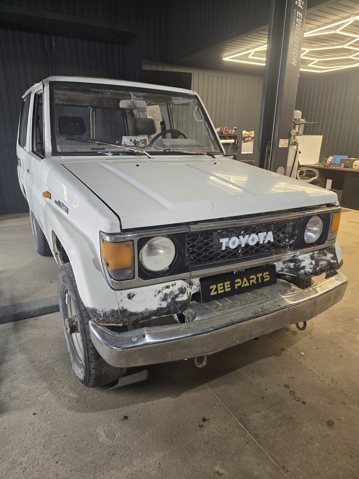 Toyota LJ70 - Edited